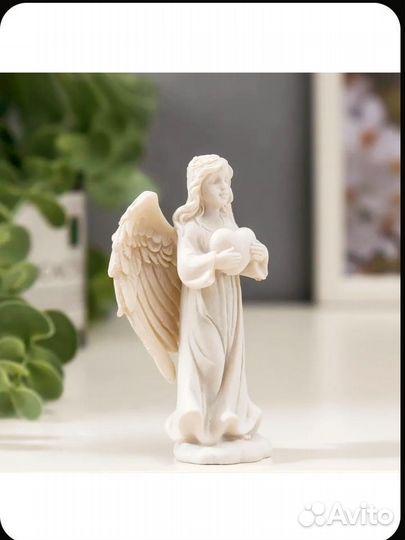 Статуэтка ангел с сердцем