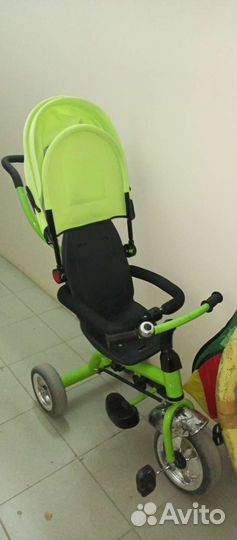 Трехколесный велосипед с родительской ручкой