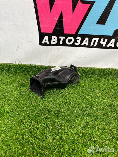 Воздуховод Ford Escape 4 CX482 2021 LJ6B-18C299-AC