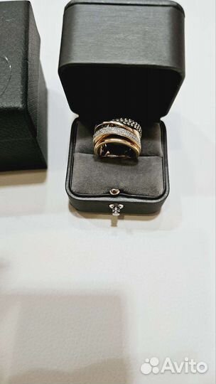 Кольцо с бриллиантом