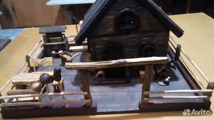 Декоративный деревенский домик