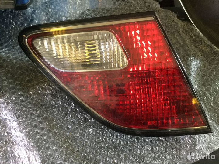 Задний левый фонарь в крышку Lexus ES