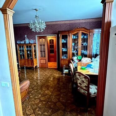 Комната 65 м² в 4-к., 6/8 эт.