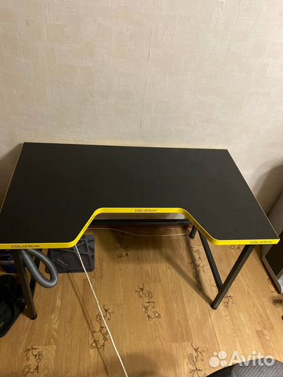 Стол компьютерный colizeum