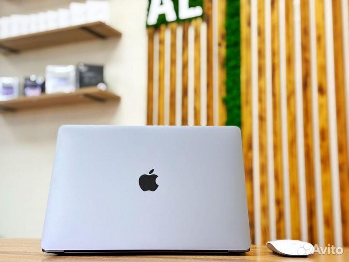 MacBook Air M1 8/256GB Space Gray