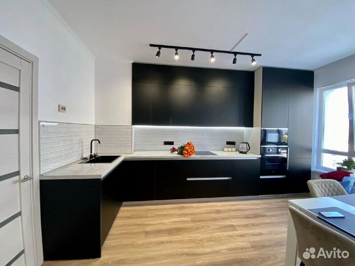 Кухня под потолок из мдф на заказ в Новосибирске