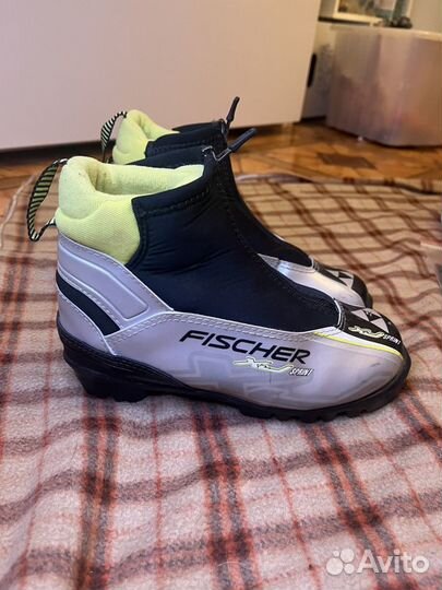 Лыжные ботинки fischer 38 и 34 размер, лыжи