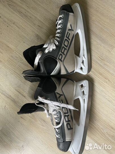 Коньки хоккейные