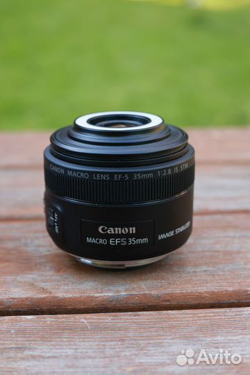 Canon EF-S 35mm f/2.8 IS STM macro LED