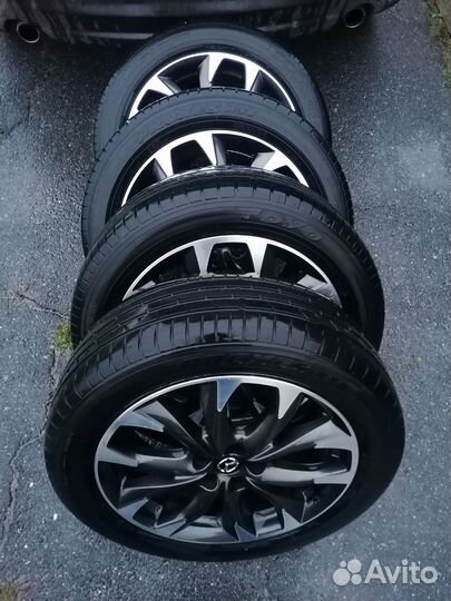 Продам комплект оригинальных дисков с резиной