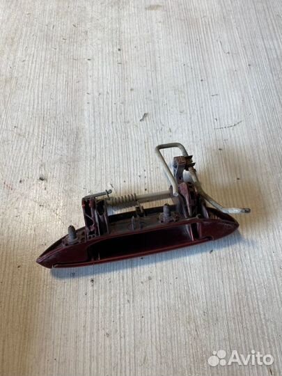 Ручка двери правая Renault Logan K7M710