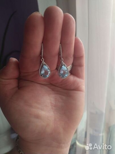 Серебряные серьги с голубым топазом и цирконом