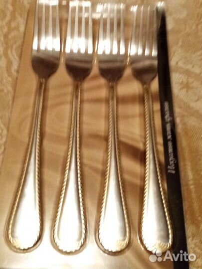 Новые наборы вилок, ложек и ножей