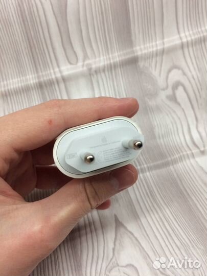 Зарядное устройство для iPhone