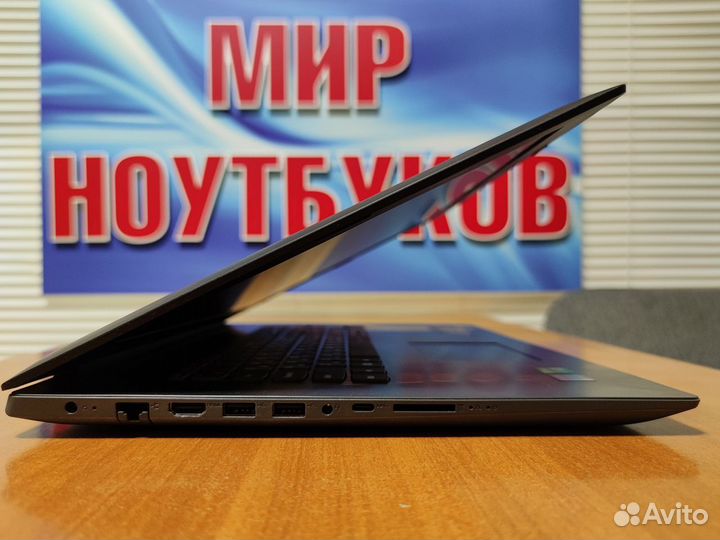 Ноутбук 17 дюймов / бу / geforce 920Mx 2gb / ssd