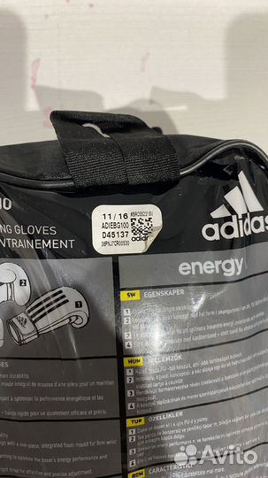 Боксерские перчатки Adidas