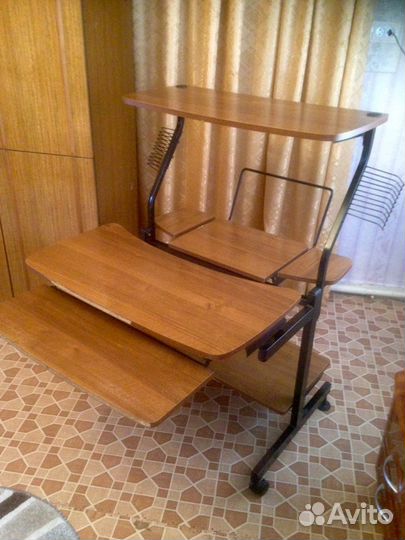 Компьютерный стол