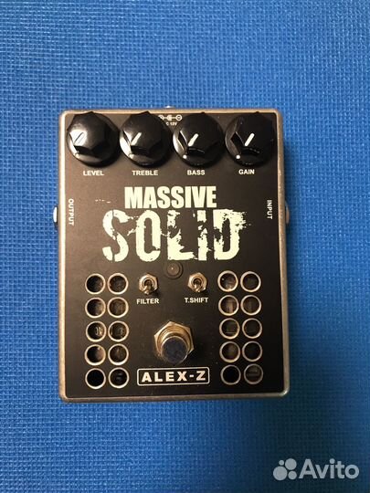 Гитарная педаль дисторшн Massive Solid