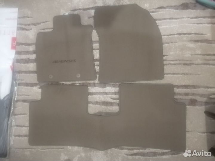 Комплект ковров салона Toyota Avensis 2009 - 2015