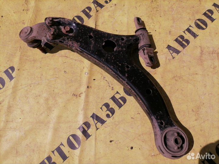 Рычаг передний правый нижний Toyota Camry 50