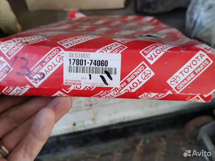 Воздушный фильтр 17801-74060