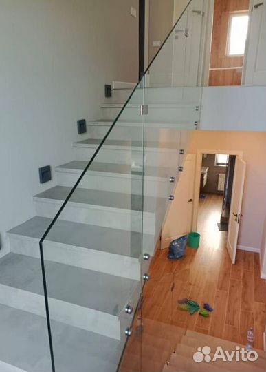 Стеклянные перила для лестниц