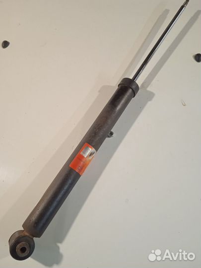 Peugeot 308 амортизатор