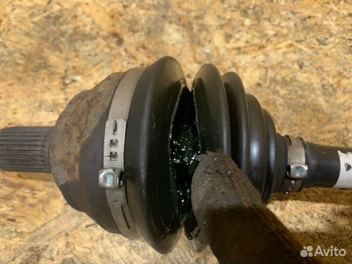 Полуось передняя Volkswagen Touareg 2005