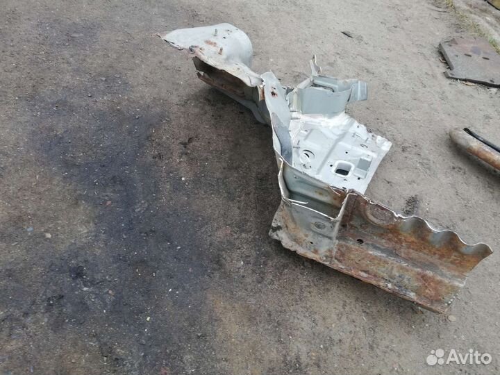 Чашка сапожок Митсубиси Паджеро Мини 2