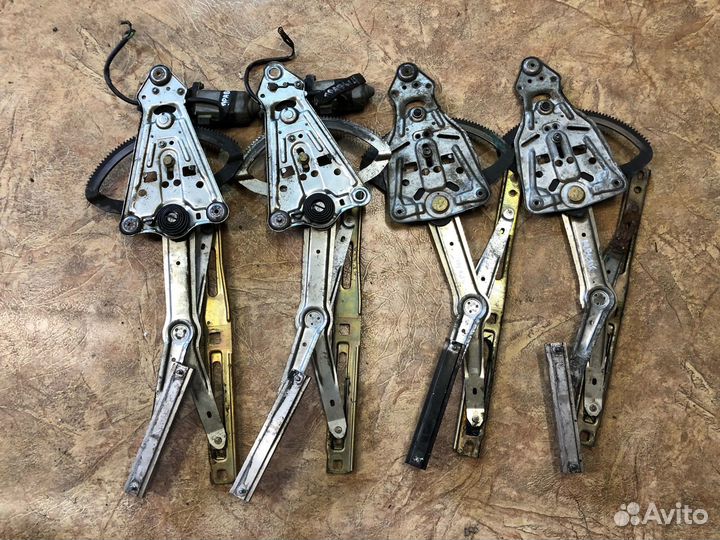 Стекло подъемники W124 купе