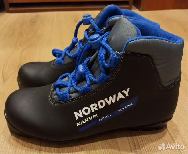 Лыжные ботинки