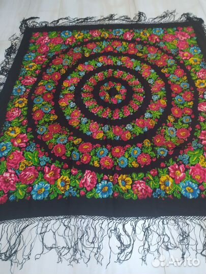 Павловопосадский шерстяной платок