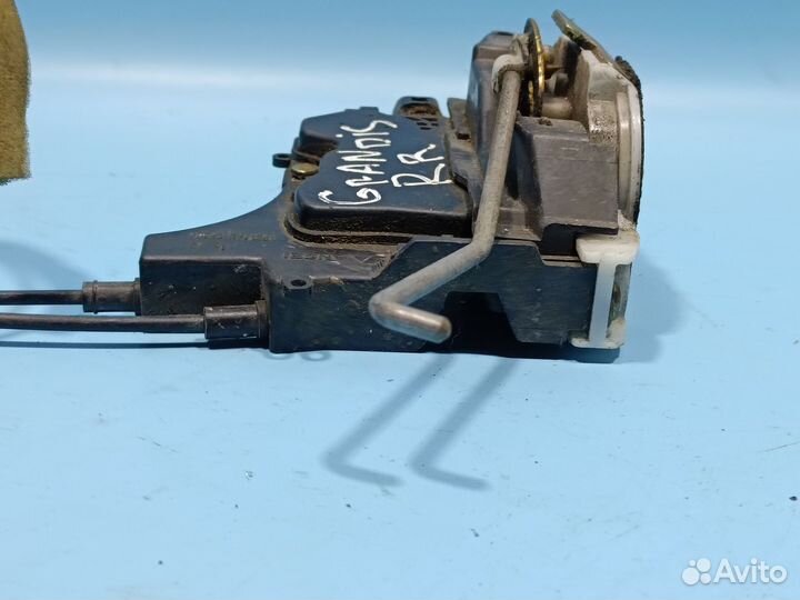 Замок двери задний правый для Mitsubishi Grandis