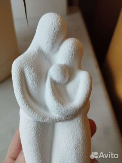 Интерьерная статуэтка семья