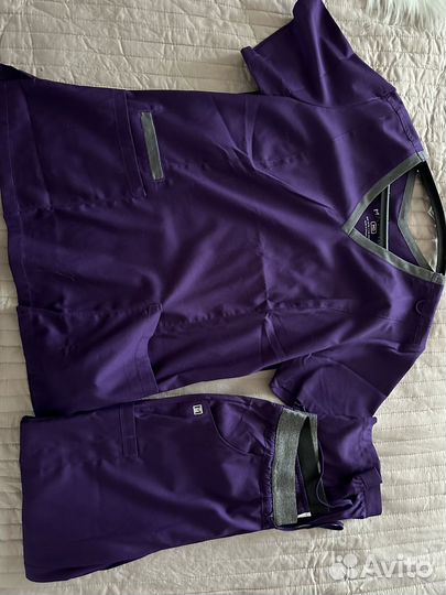 Медицинские костюмы почти новые