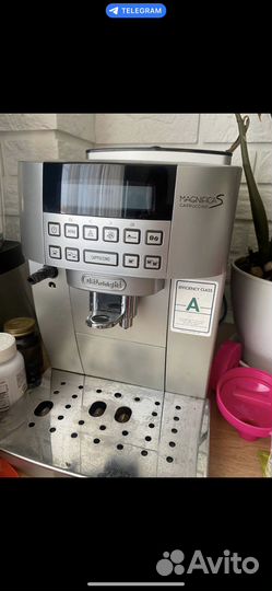 Продам кофемашину DeLonghi Magnifica