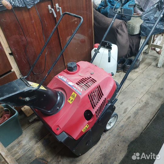 Снегоуборщик бензиновый самоходный бу