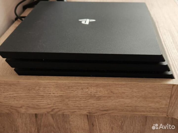 Sony PlayStation 4 PRO 1 Tb с играми