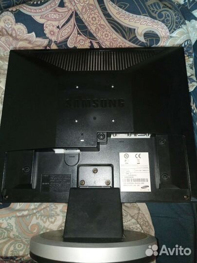 Монитор Samsung