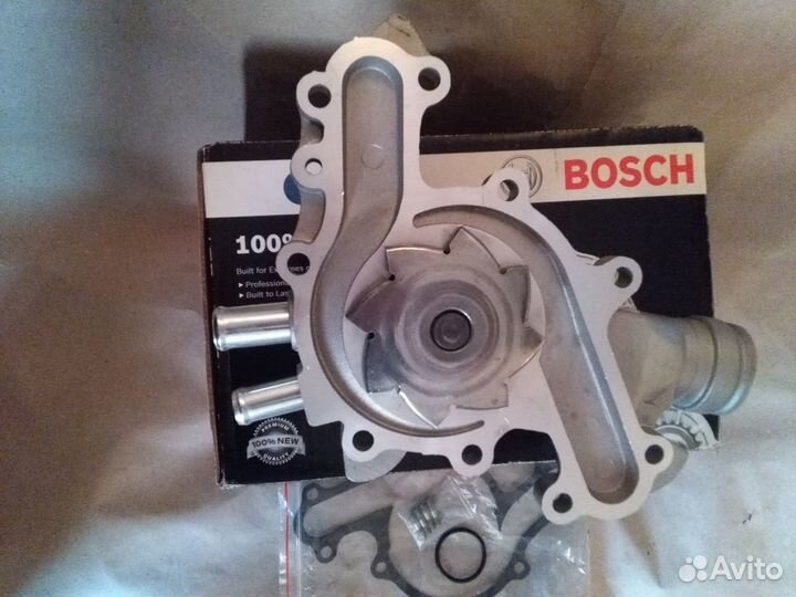 Помпа (водяной насос) Ford Taurus 3.8L 2 разных