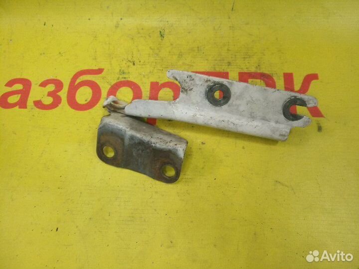 Петля капота левая Mazda Familia bhalp