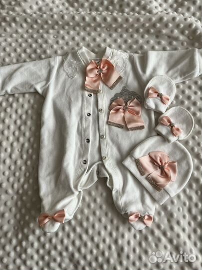 Костюм на выписку или крестины