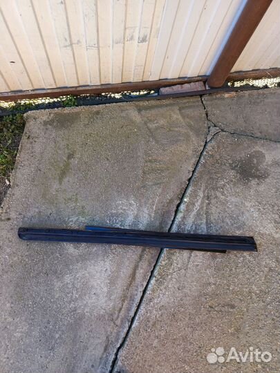 Молдинг низа двери правый Ауди а4 б6