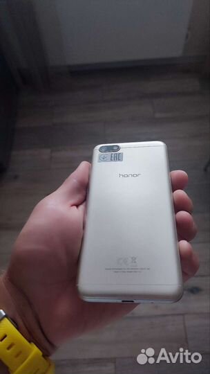 Телефон honor 7а