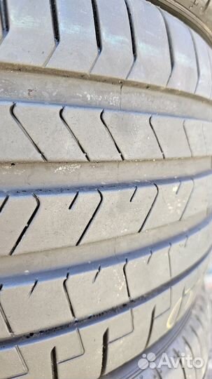 Pirelli P Zero PZ4 255/35 R20 и 295/30 R20 103Z
