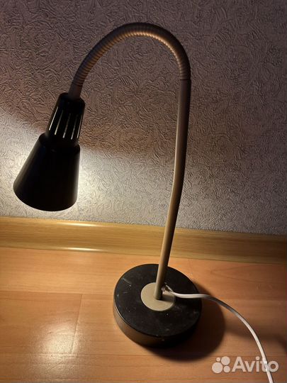 Лампа настольная