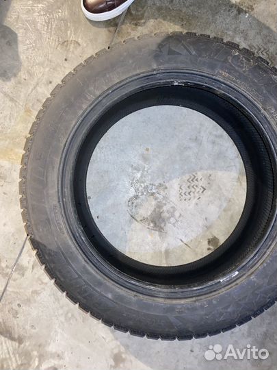 Bridgestone Ice Cruiser 7000 235/55 R18 104T