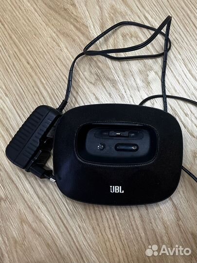 Колонка jbl one beat, док-станция для iPhone
