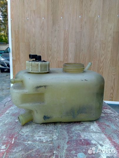 Расширительный бачок 21010