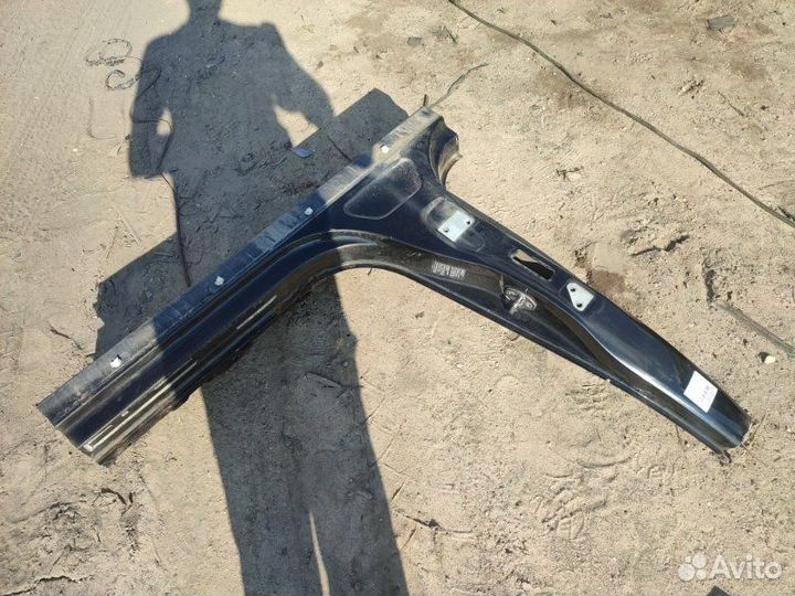 Стойка кузова центральная правая Volkswagen Passat